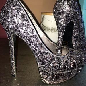 Sequins Pumps